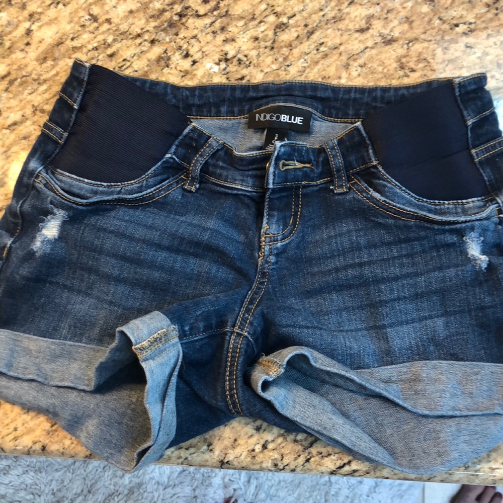 Maternity shorts